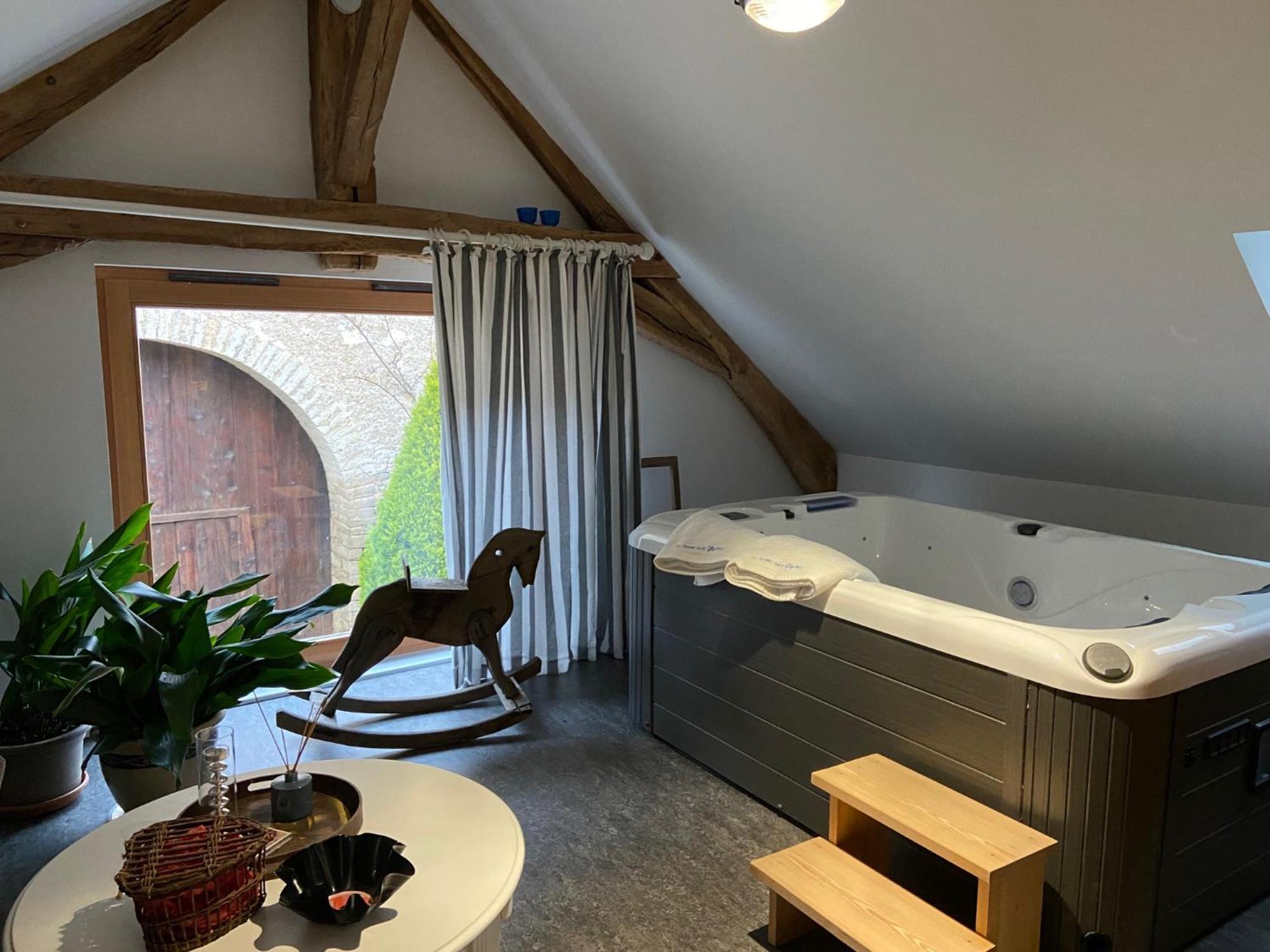 La Ferme Aux Glycines Hotell Aillevans Eksteriør bilde